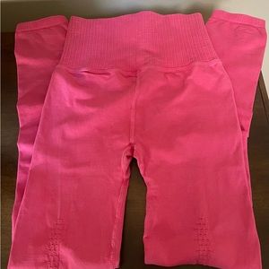 NWOT FREE PEOPLE Movement GOOD KARMA Leggings Pink